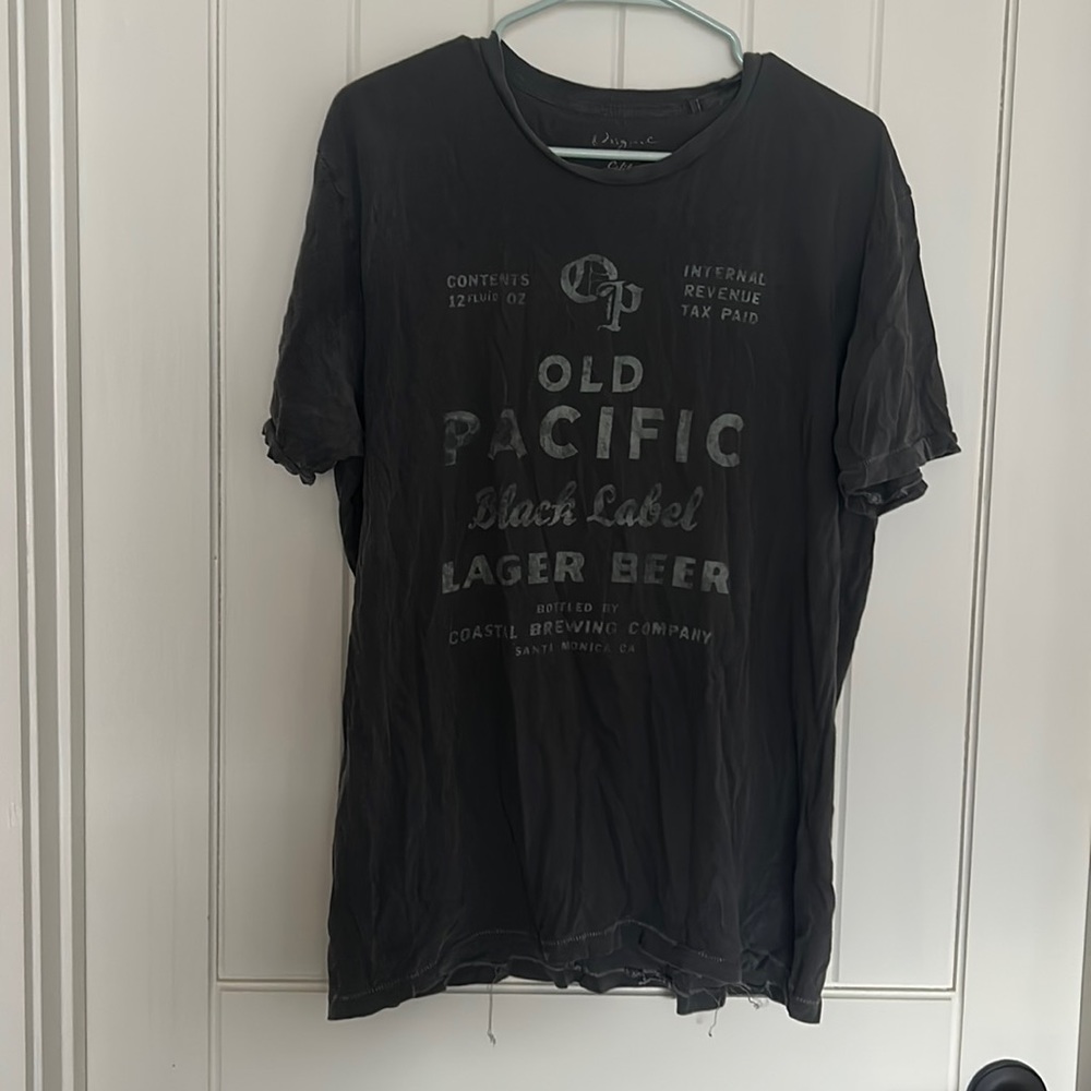 Old pacific Graphic tee